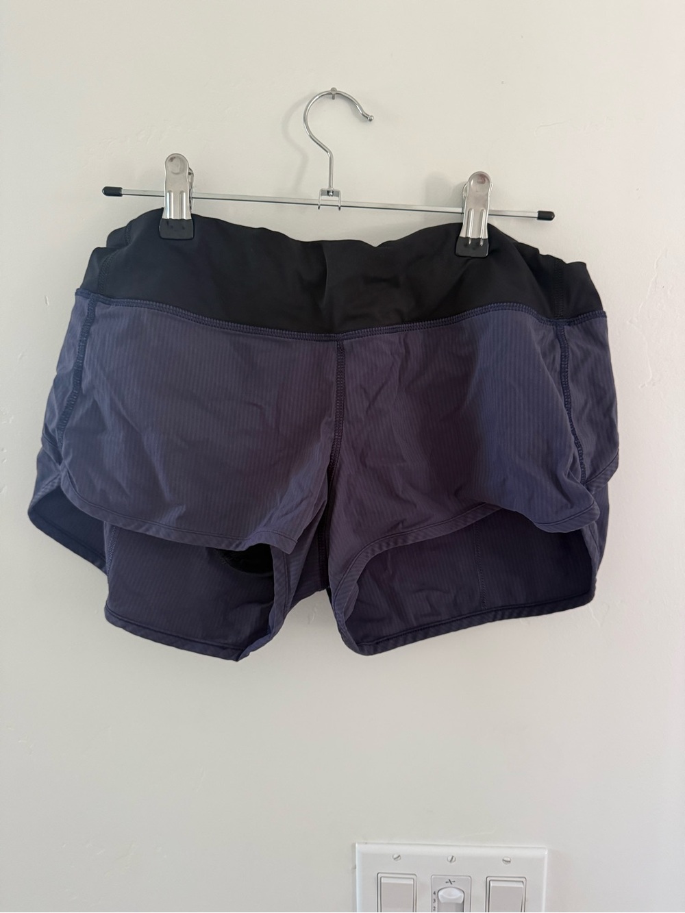 Lululemon athletica size 8 Women’s Black & Dark Gray Athletic Running Shorts